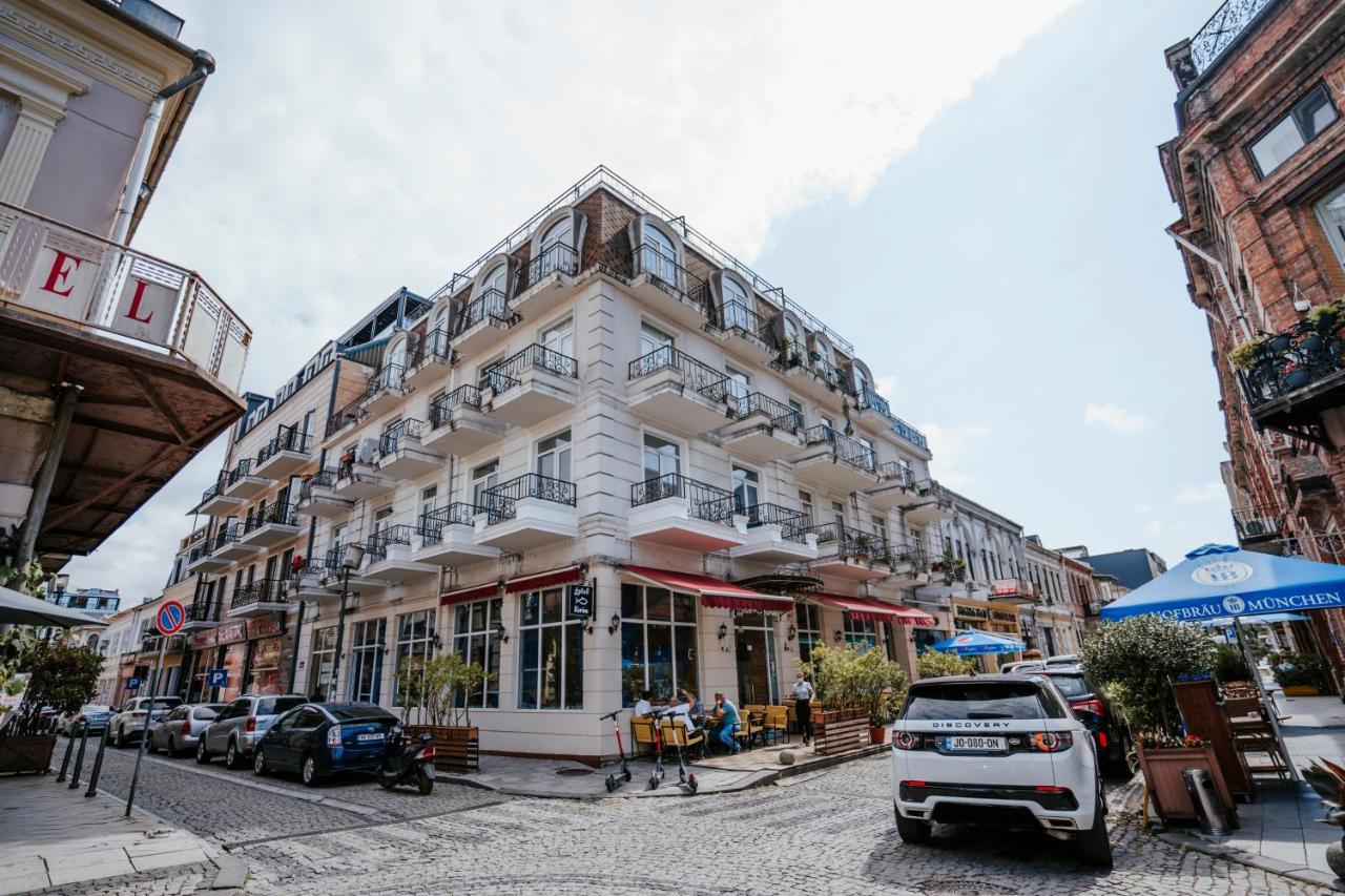 West Apart Hotel 巴统 外观 照片