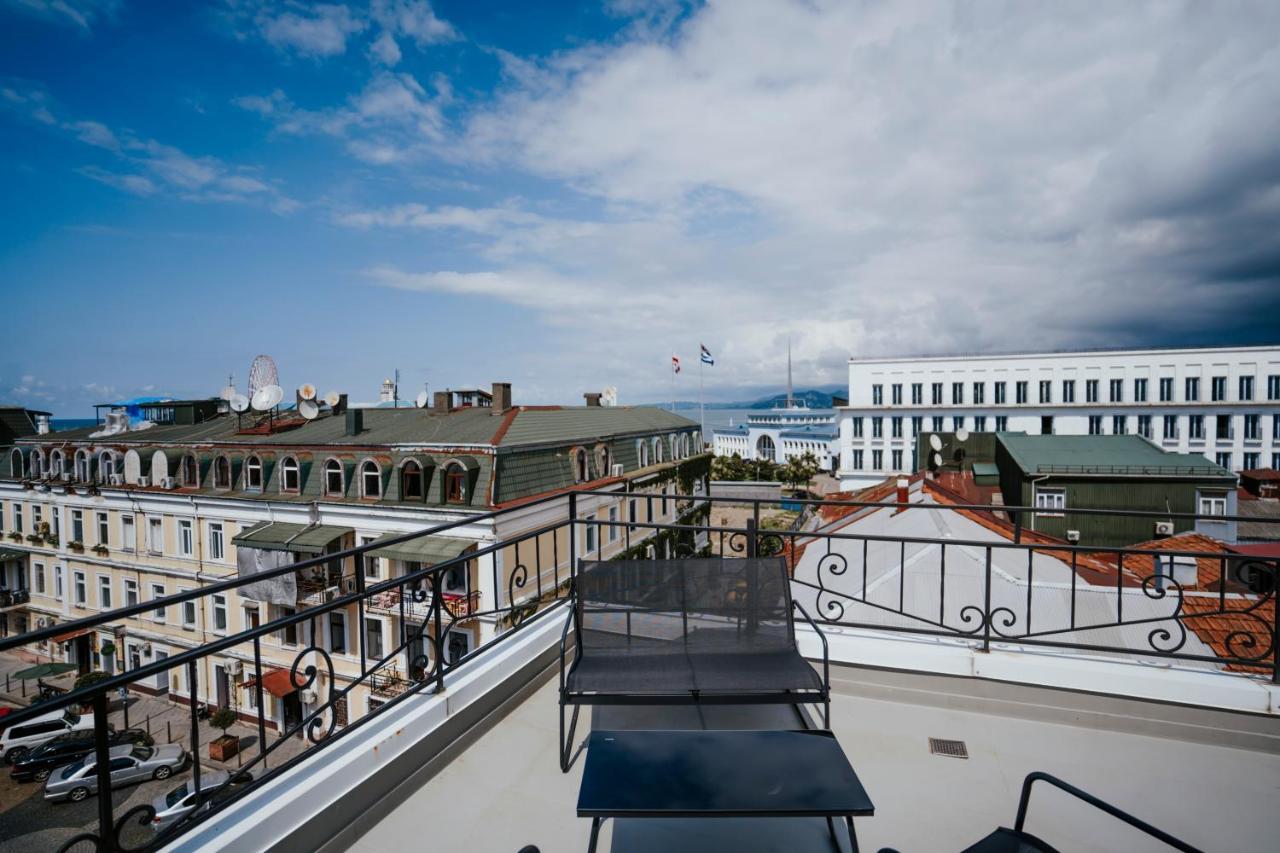 West Apart Hotel 巴统 外观 照片